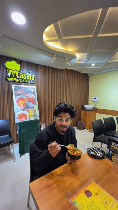 Instagram post by @hamaogwalior for Swiggy. Caption reads: Swiggy black friday deal rush offer😍
.
Follow-....