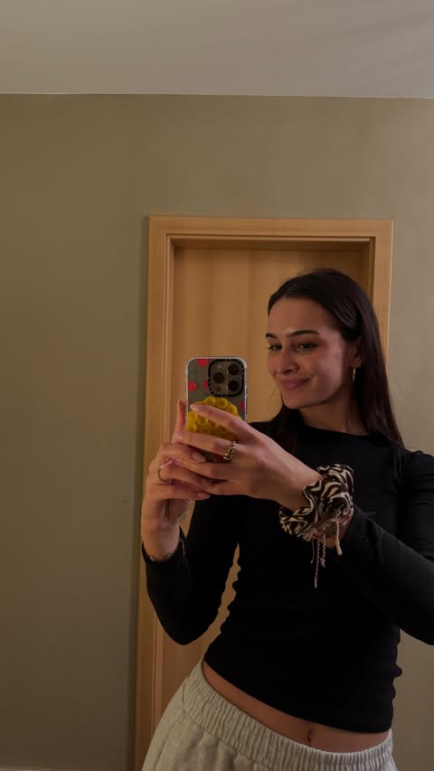 Instagram post by @azraoezz for Picsart. Caption reads: easiest way to make vision boards with @picsart....