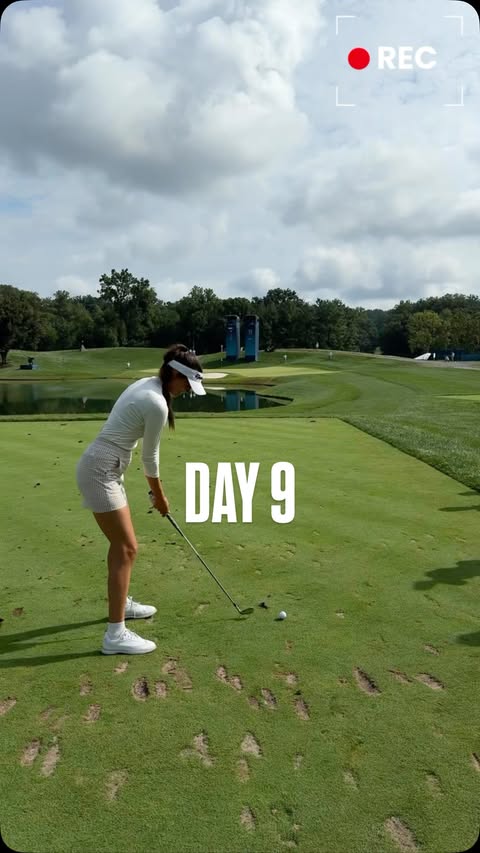 Instagram post by @carleeshoe for TaylorMade Golf. Caption reads: MERRY CHRISTMAS!! Day 9 of Golfmas 🎄

This....