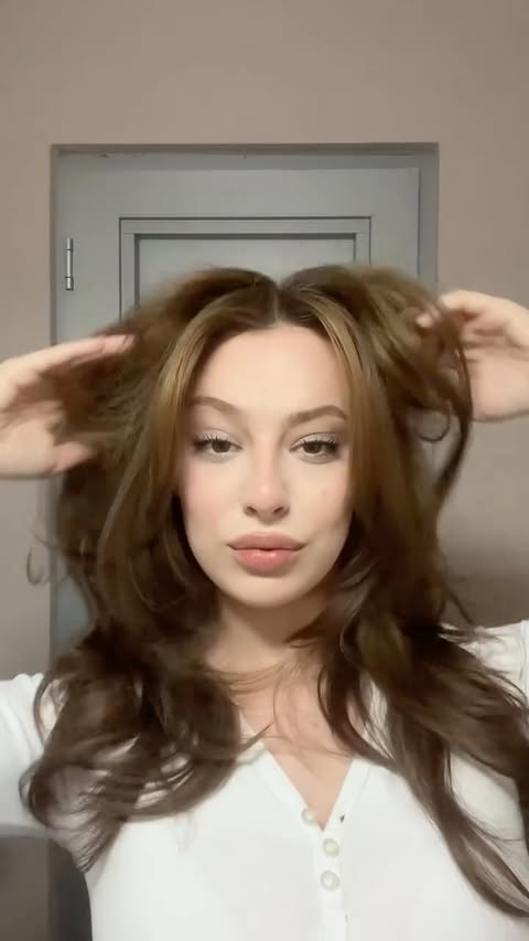 Instagram post by @ilaydabalimm for Maybelline New York Türkiye. Caption reads: Lip combo 👄 @humanzturkey @maybelline_tr....
