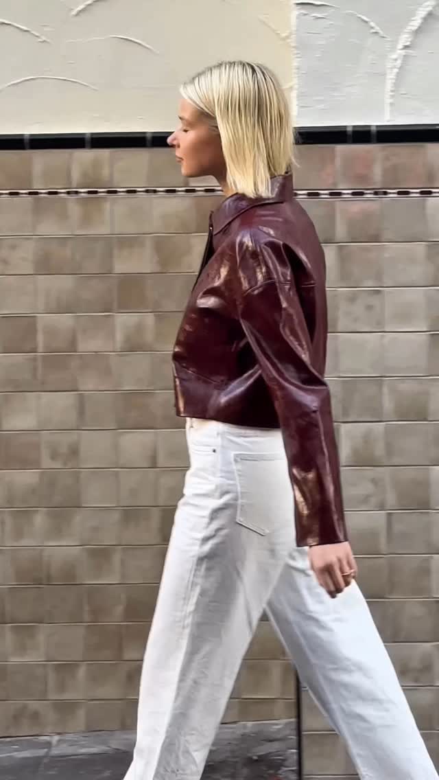 Instagram post by @annalisedalins_ for Witchery. Caption reads: Chic outfits for everyday @witcheryfashion 🤍 ad.