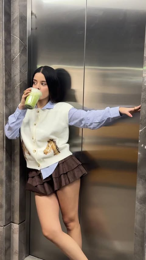 Instagram post by @monicaocotlaa for SHASA. Caption reads: casual but cute @shasa_mx #shasaclub #lookshasa....