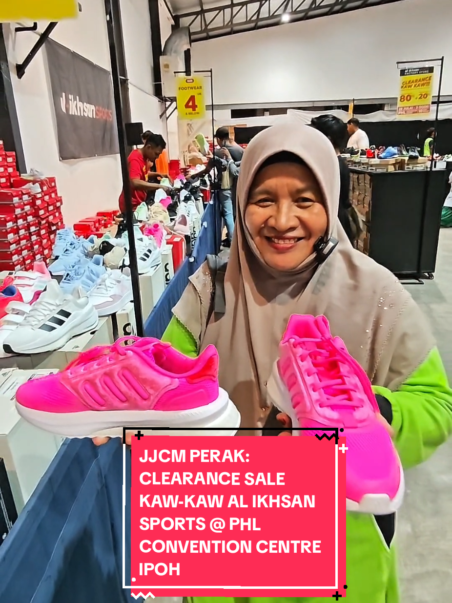 TikTok post by @jjcmperak for al-ikhsan SPORTS. Caption reads: [...] sempena CLEARANCE KAW-KAW SALES AL-IKHSAN....