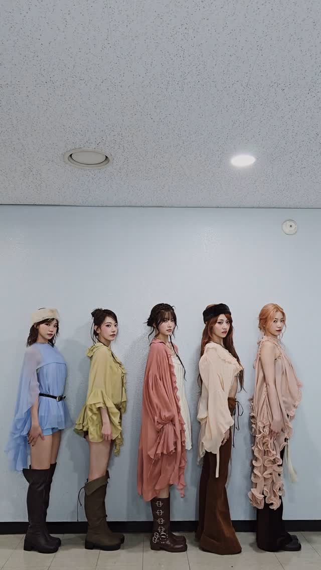 Instagram post by @le_sserafim for Android. Caption reads: We're coming over to you 🔜💃

🎬 Come Over MV....