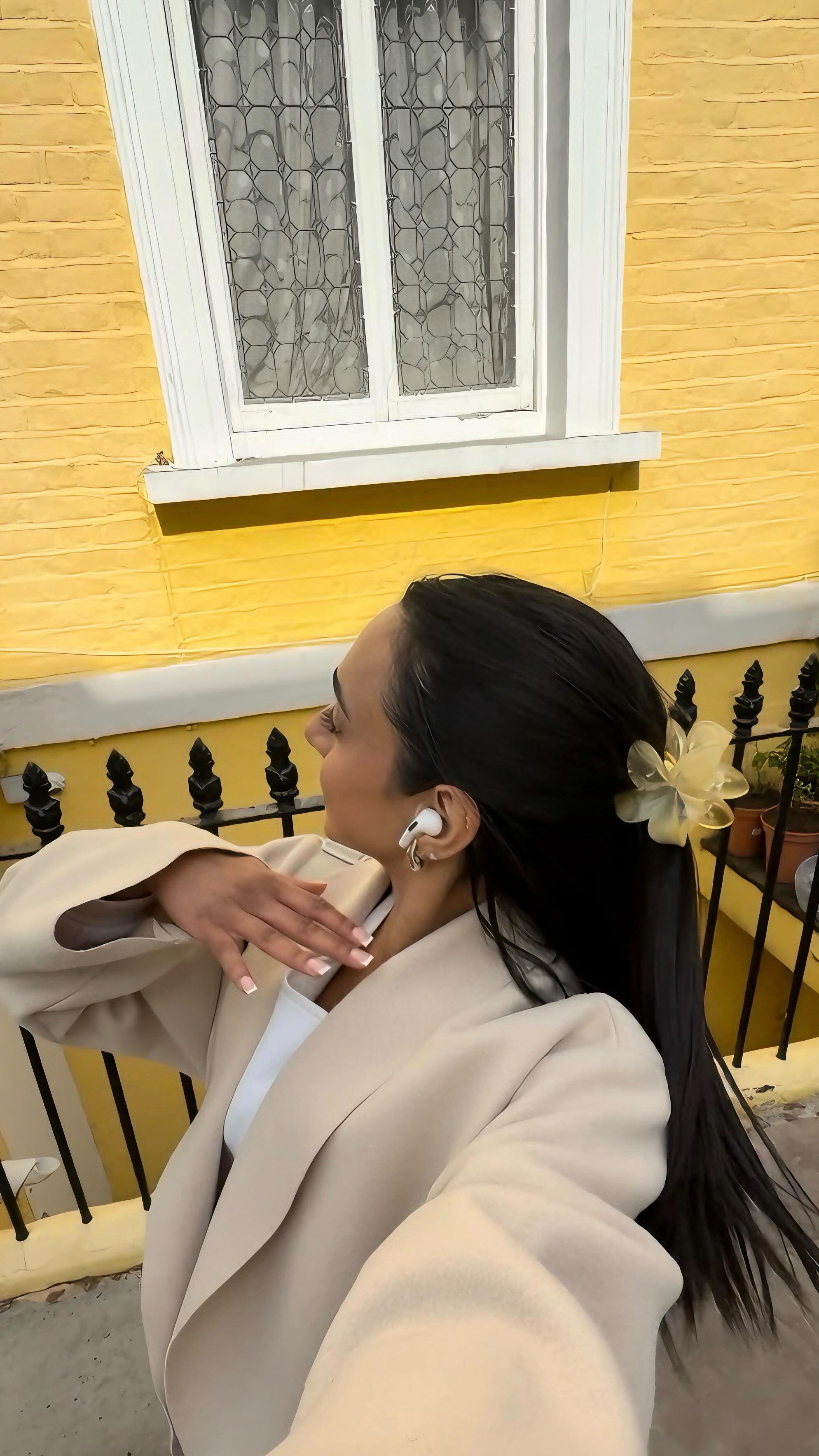Instagram post by @saffaaah for Bumble UK and Ireland. Caption reads: AD Dating in London can be tricky with knowing....