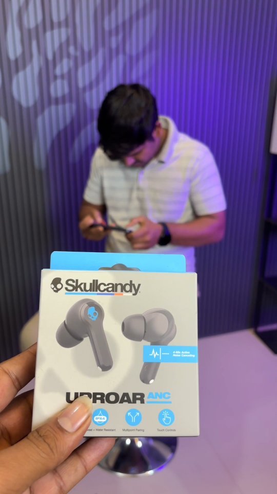 Instagram post by @techbuilder007 for Skullcandy. Caption reads: Block the noise, feel the beat 🎶 The new....