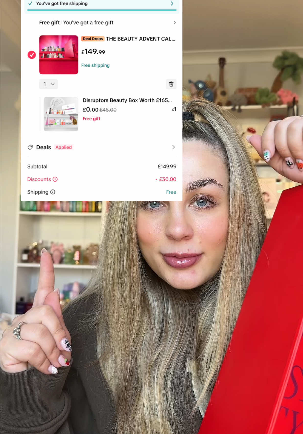 TikTok post by @itsissiex for Latest in Beauty. Caption reads: WOW this deal😱🤭😍✨@Latest in Beauty....