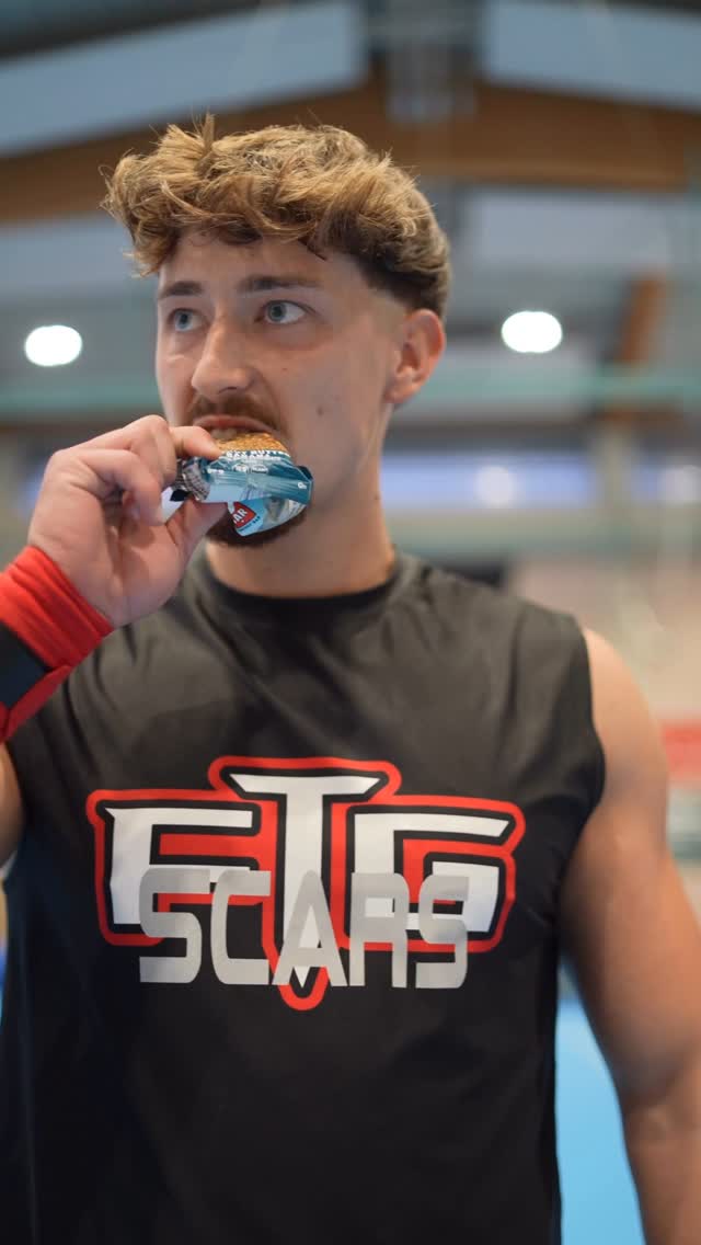Instagram post by @stumbling_v for CLIF BAR. Caption reads: Ad – CLIF BAR liefert uns die Energie, die wir....
