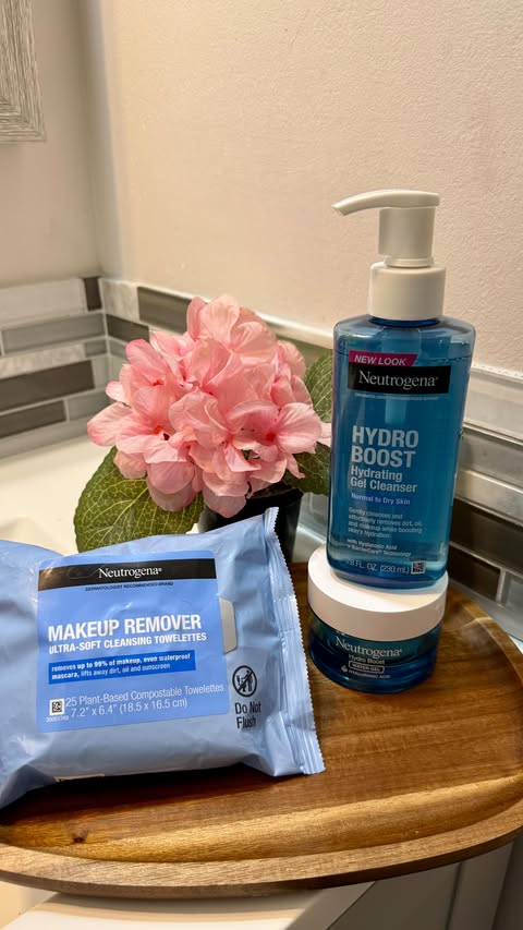 Instagram post by @journeywithrit for Neutrogena. Caption reads: #advertising
Winter skin needs extra care....