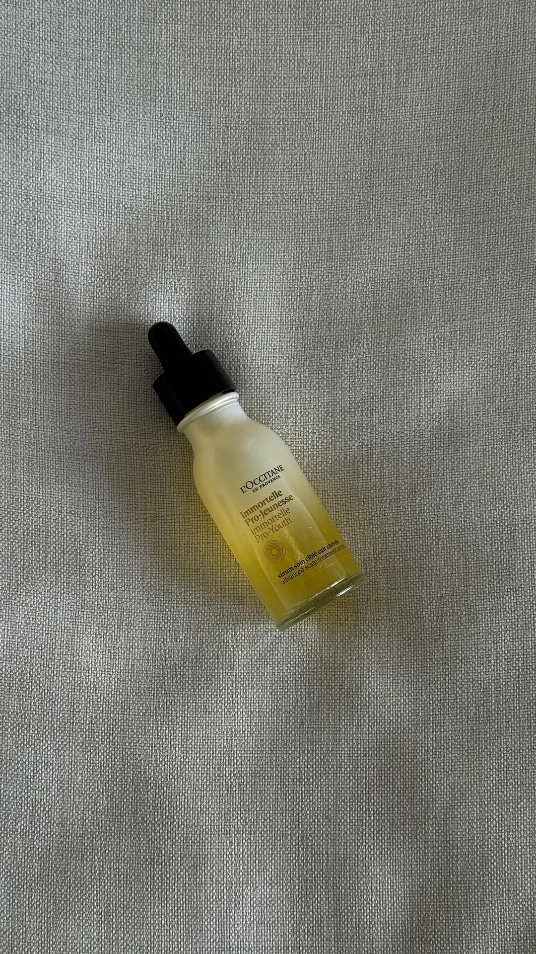 Instagram post by @ploykannalin for L'OCCITANE. Caption reads: 🎀ม้วนผมทุกวันเลยครับกับการเซ็ตผมทรงนี้
#Loccitane....