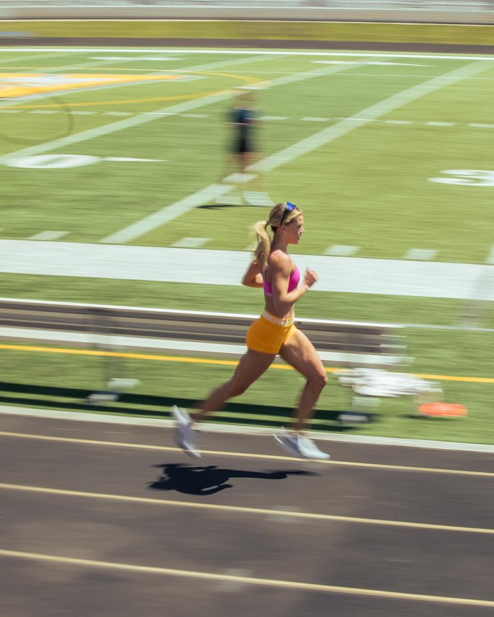 Instagram post by @allie_oop9 for Xendurance. Caption reads: [...] felt for me to run at 7,000 ft....