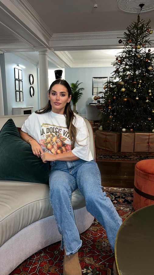 Instagram post by @courtneymegz for Champneys. Caption reads: [...] unwind before Christmas was perfect ....