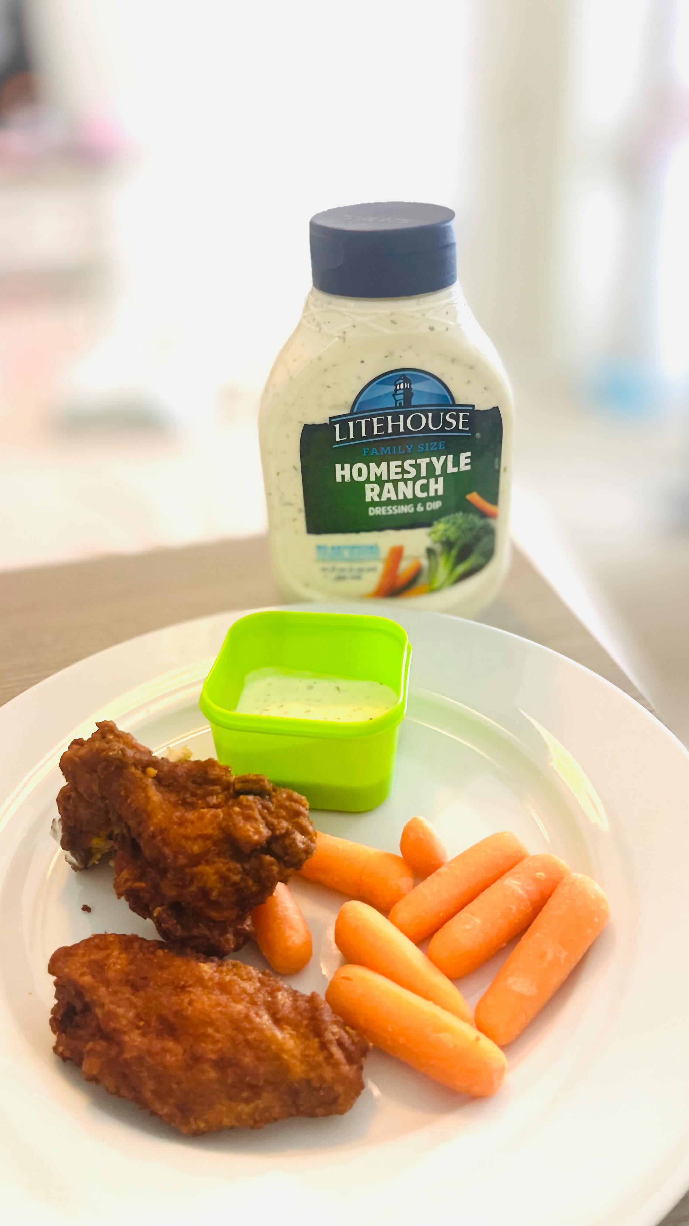 Instagram post by @bossmomlivin for Litehouse Foods. Caption reads: ♕ Late night snack and a Fun Stream?! Check!✔️🤗....