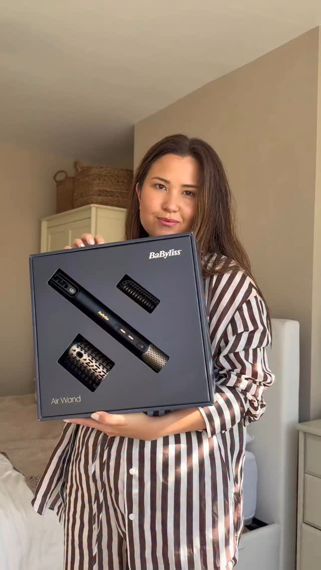 Instagram post by @jenlailyn for BaByliss. Caption reads: a sleek and shiny blow dry using the @babyliss air....