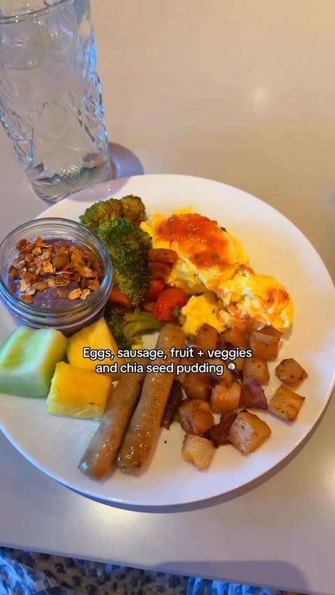 Instagram post by @lovezoepotter for Cira Nutrition. Caption reads: [...] 🏒😳

Code- ZOE15 to save 15% off....