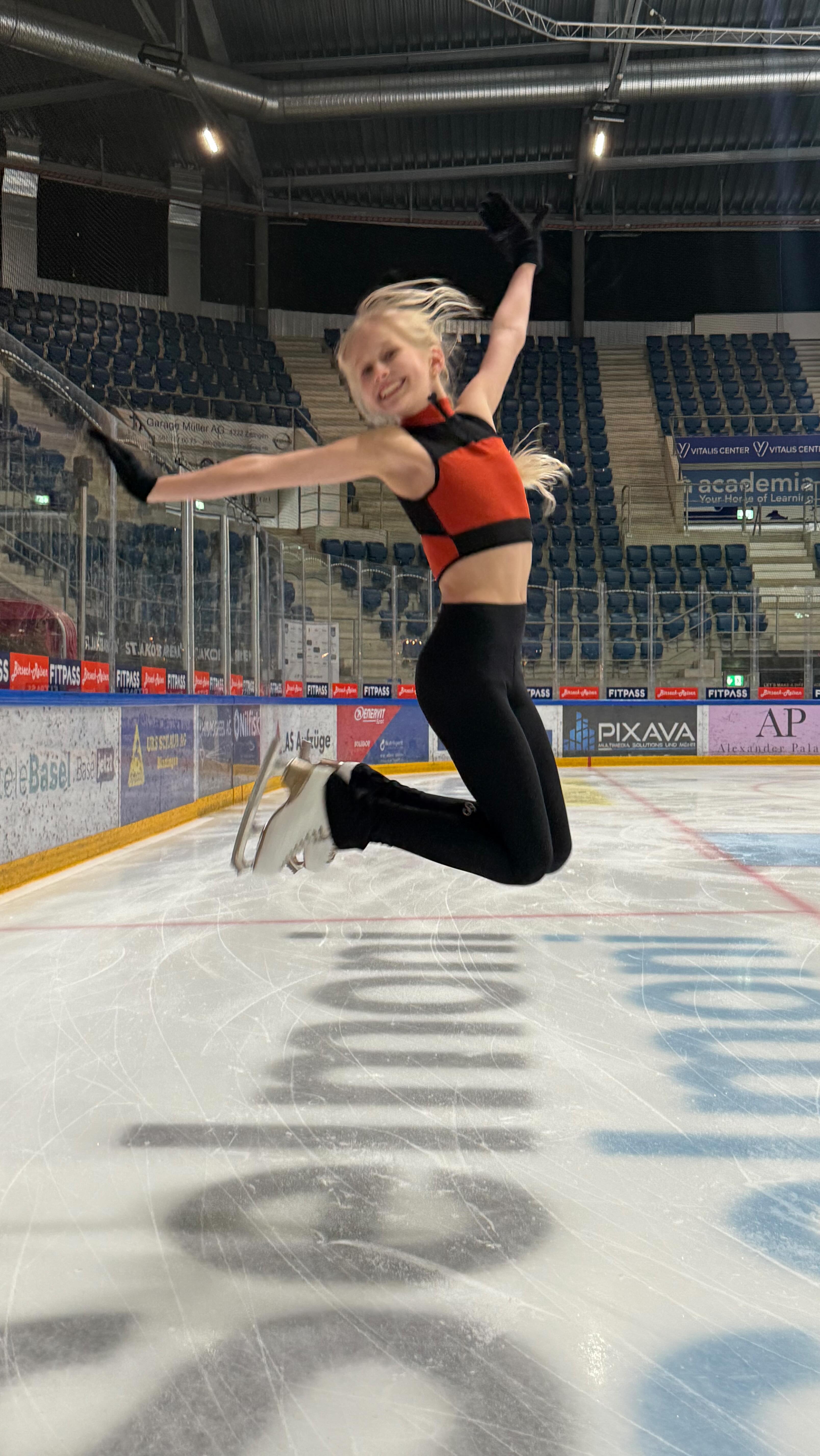 Instagram post by @david_vincour for Chique Sport. Caption reads: Love ⛸️❄️ Video @david_vincour Outfit @chiquesport....