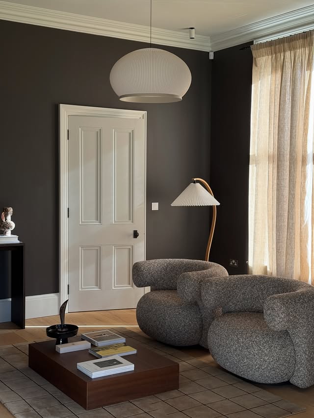 Instagram post by @smythsisters for Benjamin Moore. Caption reads: My space refresh with the @benjaminmooreuk Colour....
