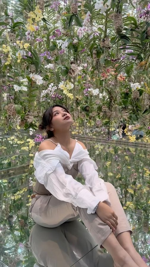 Instagram post by @aliciaeva9 for teamLab Planets TOKYO. Caption reads: Japan is always 10 steps ahead 😂❤️ A memorable....