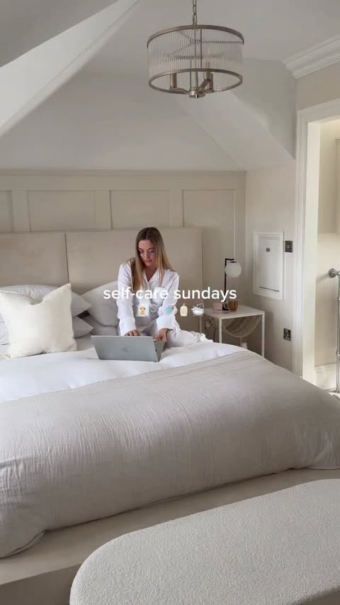 Instagram post by @_smithhome for Hairburst. Caption reads: [...] the corner. 👶🏼 I’ve been using the....