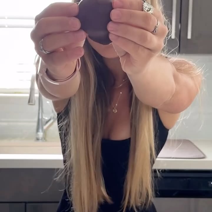 Instagram post by @fitwithfenton for REDCON1. Caption reads: [...] apple apple sauce 
1 scoop MRE lite @redcon1....