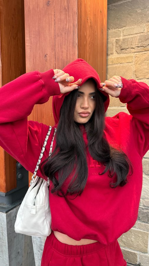 Instagram post by @kiyana.ebrahimi for Aveda. Caption reads: 15-minute, EASY blowout tutorial (you only need....