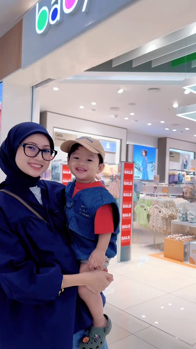 Instagram post by @lyaamanhuri for Babyshop. Caption reads: Big savings for your little ones! 
Babyshop....