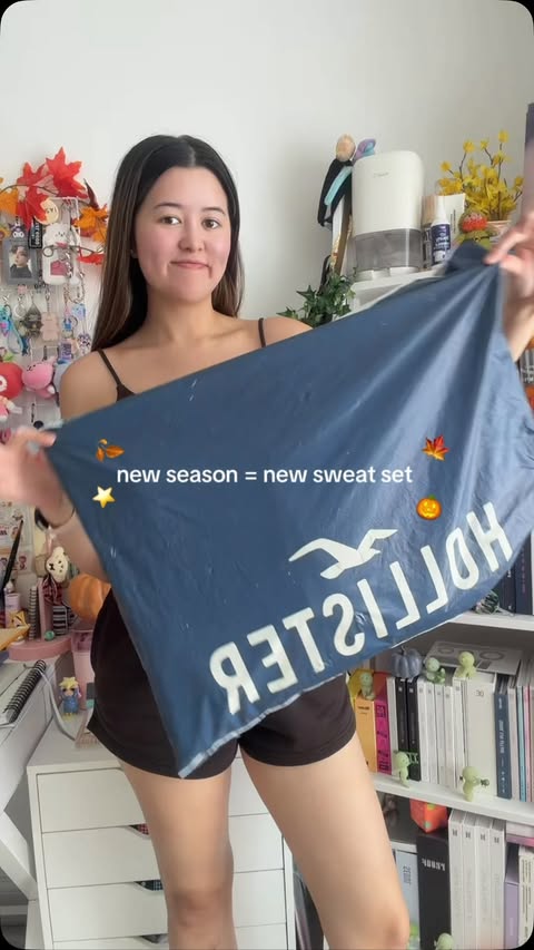 Instagram post by @viaxxuan for Hollister. Caption reads: Loveeee @hollister #hollisterpartner.