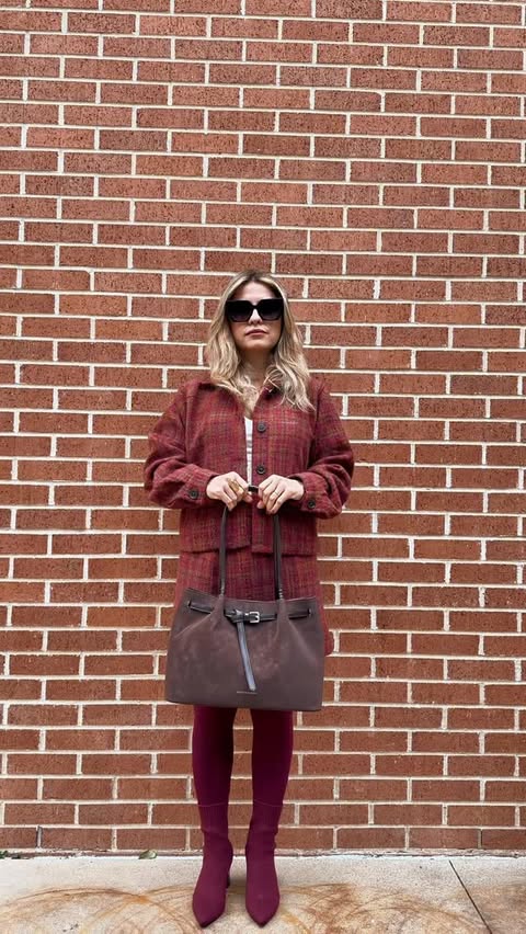 Instagram post by @isik.reyhann for AliExpress. Caption reads: AliExpress Fashion Week is here 🛍️✨
From December....