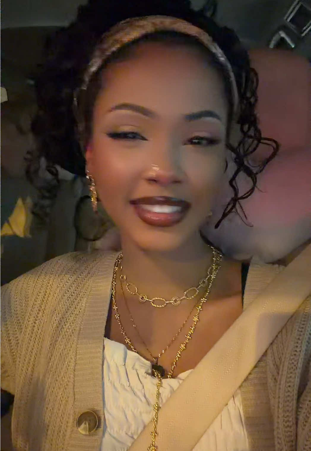 TikTok post by @ash1ruu for En Route Jewelry. Caption reads: [...] #ootd #braids #makeup #jewelry jewelry from....