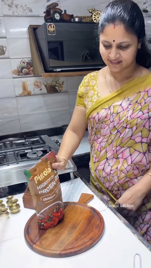 Instagram post by @minakshi_craving for Flipkart. Caption reads: [...] oats, Modak #goviral #reelinstagram❤️....