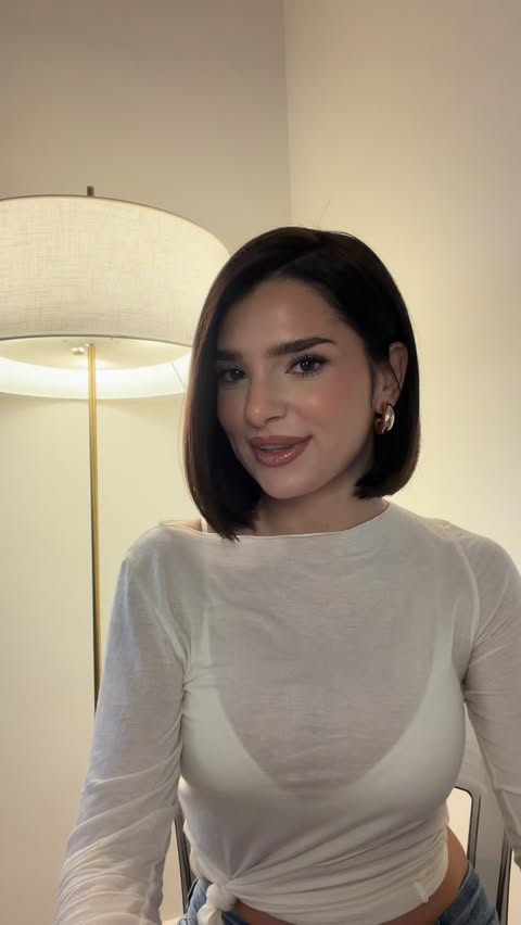 Instagram post by @beevastarella for Max Factor. Caption reads: The new bob is giving Victoria Beckham 🫠👸🏻 it....