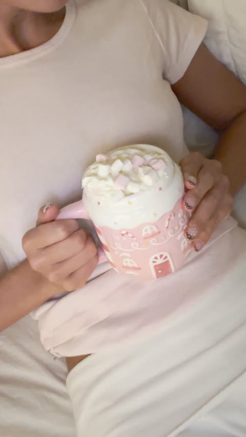 Instagram post by @ballerina.keira for Intimissimi. Caption reads: grwm for ballet 🎀🩰💫💫
-
outfit:
@intimissimi....