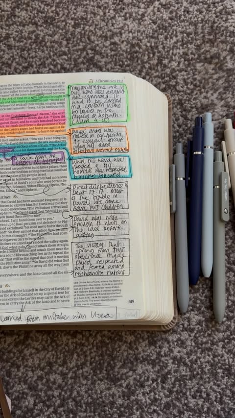 Instagram post by @messybiblepureheart for Mr. Pen. Caption reads: [...] stationery 🖍️☺️ #christian #stationery....