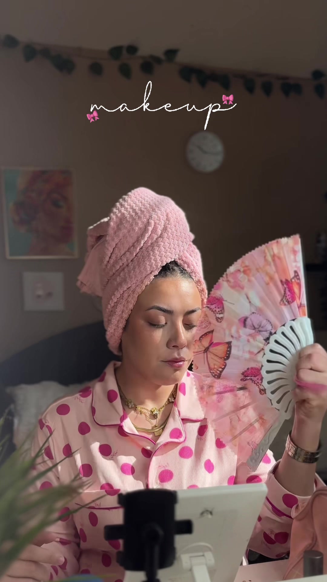 TikTok post by @din4_moh4med for Sacheu. Caption reads: [...] Cosmetics @Morphe Cosmetics @loréal paris....