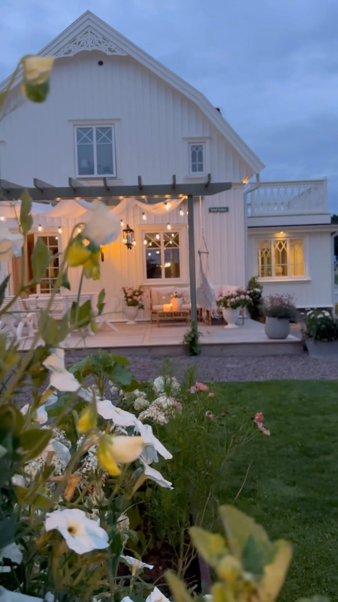 Instagram post by @3res for Chilli. Caption reads: Reklam för @chilli.se Drömmigaste uteplatsen 🤍🥹....