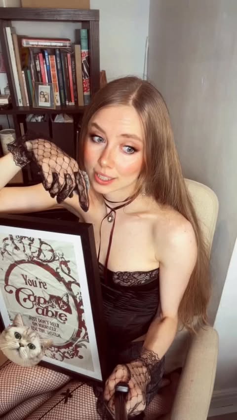 Instagram post by @minimal.layout for Gelato. Caption reads: [...] get started for free + 50% off samples!....