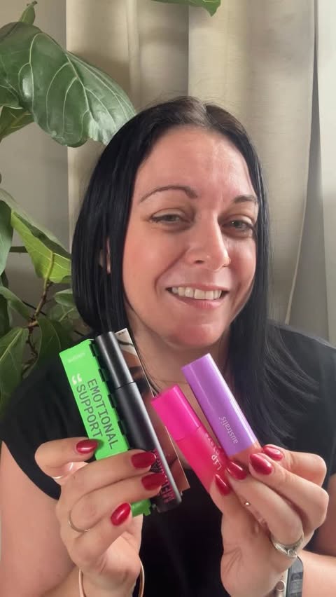 Instagram post by an influencer for Australis Cosmetics. Caption reads: [...] of December!!!! Only on....