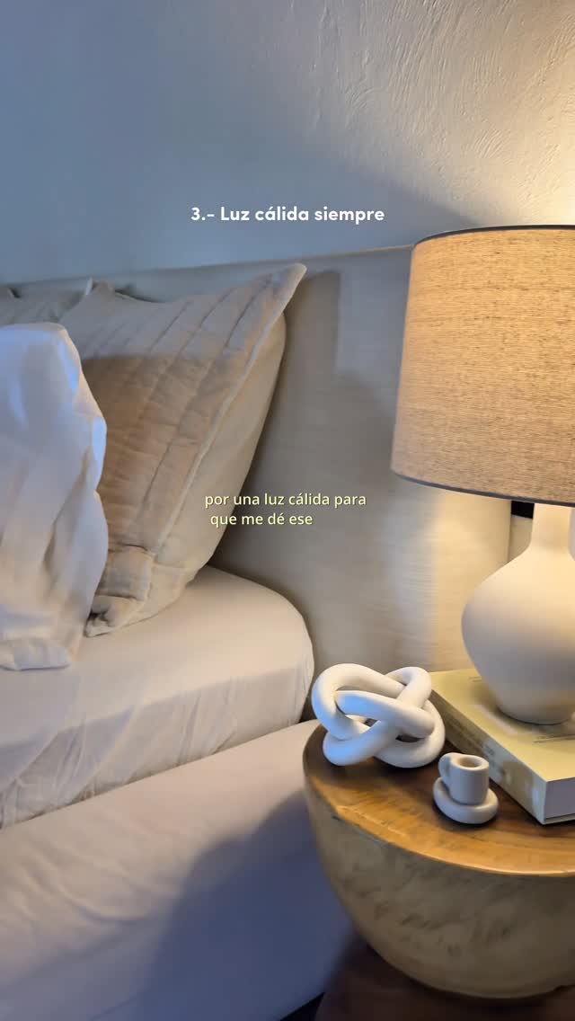 Instagram post by @stephechegoyen for West Elm. Caption reads: Una cama bonita es mucho más que eso… hacer de la....