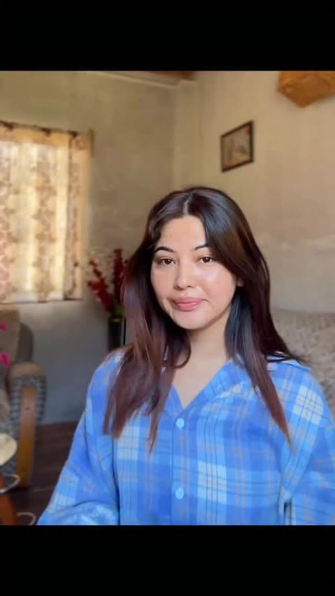 Instagram post by @eva_mary_swer for HK Vitals. Caption reads: Glowing skin isn’t just about what you apply, it’s....