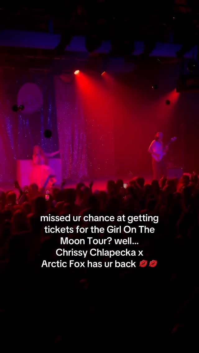 Instagram post by @chrissychlapecka for Arctic Fox Hair Color. Caption reads: Tour giveaway time 💓 @arcticfoxhaircolor and I....