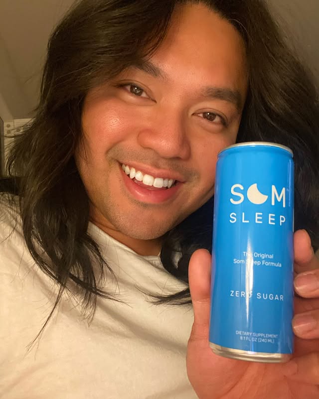 Instagram post by @thecarlocruz for Som Sleep. Caption reads: [...] woke up so early BTW!) as I do now!....