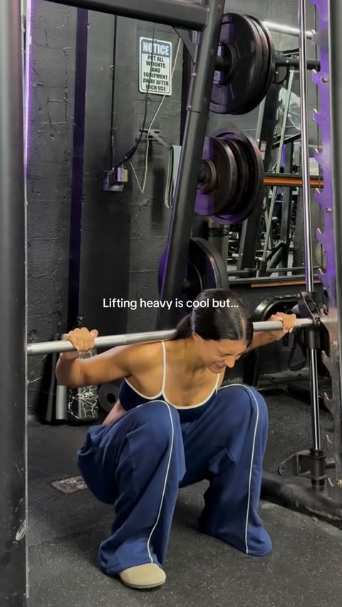 Instagram post by @6ekah for Teveo. Caption reads: [...] an athletic leg day🙂‍↕️ New set from @teveo....