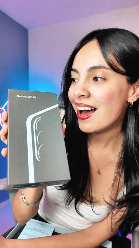 Instagram post by @sin6n_ for Samsung. Caption reads: [...] #GalaxyS26FE #TeamGalaxy #Publicidad....