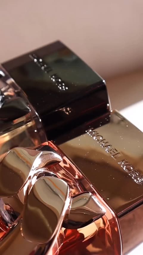 Instagram post by @nora_reviews07 for Michael Kors. Caption reads: [...] this Valentine’s Day at @macys....