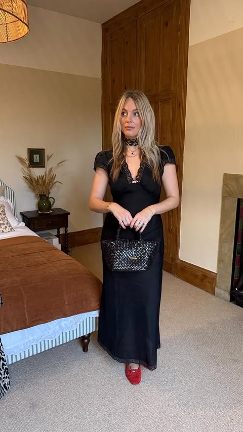 Instagram post by @sarmeghughes for Monica Vinader. Caption reads: [...] @marksandspencer 
Jewellery a mix....