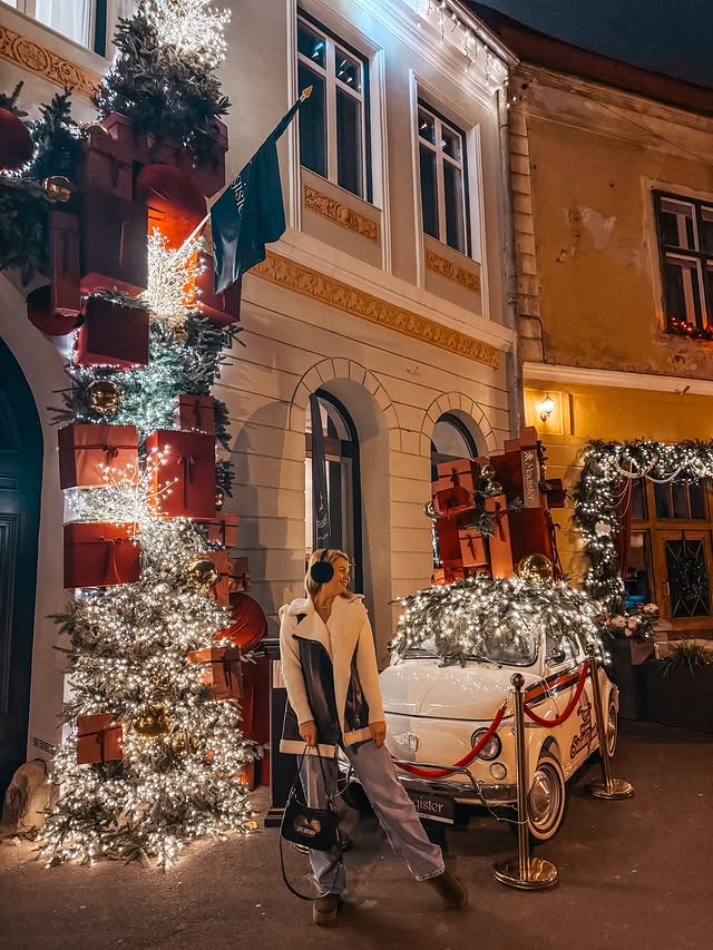 Instagram post by @crestesicalatoreste for Bonprix. Caption reads: [...] feels like a Christmas dream 🤍

Outfit....