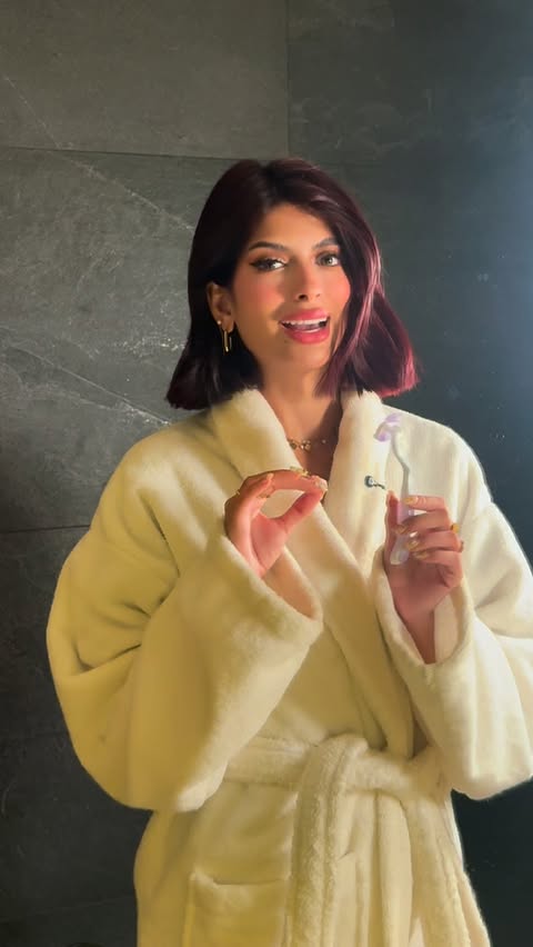 Instagram post by @ratanamohammed for Gillette Venus. Caption reads: [...] removal myth you used to believe?....