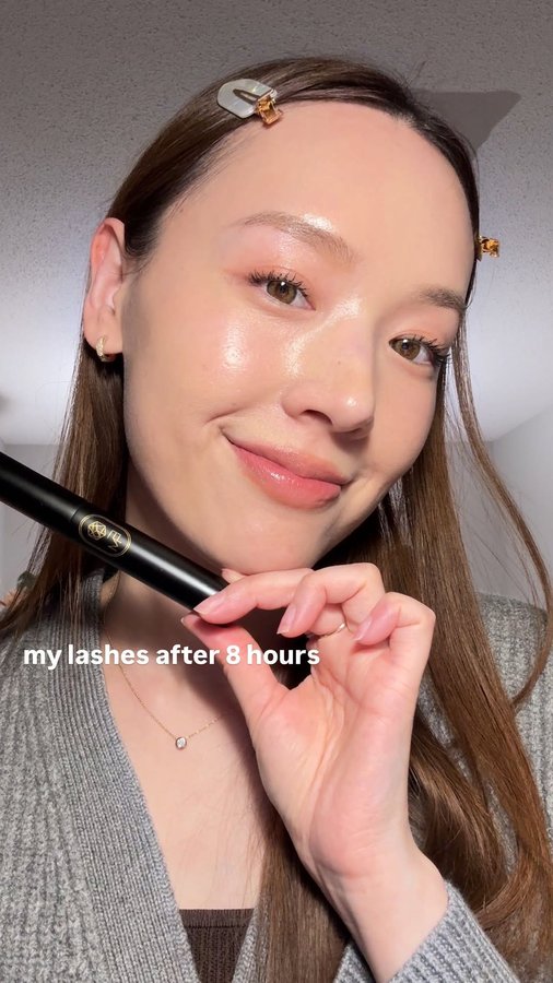 Instagram post by @kerriful for EM Cosmetics. Caption reads: [...] removal process EVER. 👏🏻 (AD) The....