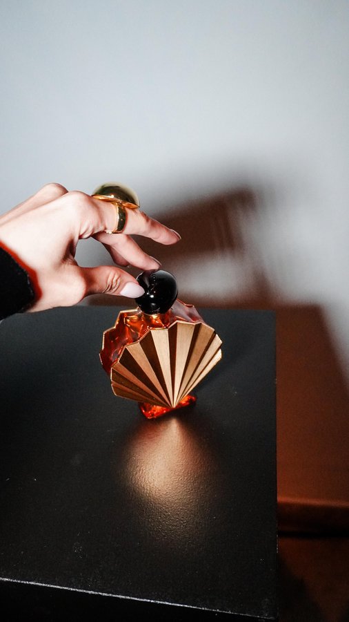 Instagram post by @pollycarretero for NINA RICCI. Caption reads: Get ready with us 💋 
Dress code: @ninaricci black....