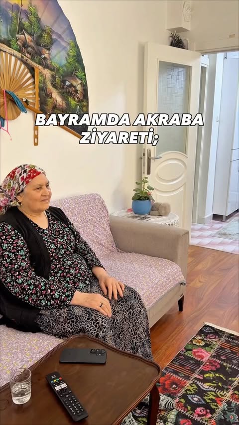 Instagram post by @roseheuss for Samsung Türkiye. Caption reads: Anneanne bak #GalaxyS26Ultra ile İsviçre uçağın....